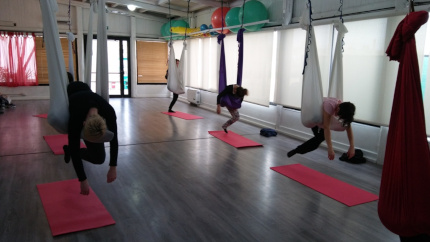 Yoga in Amaca in Assenza di Gravità con Chiara Sposito